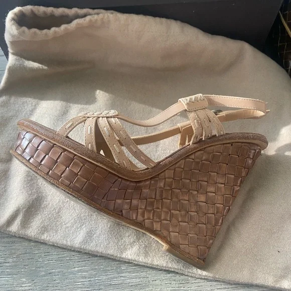 Bottega Veneta Basket Weave Wedge Sandals • 6.5 - Picture 3 of 11